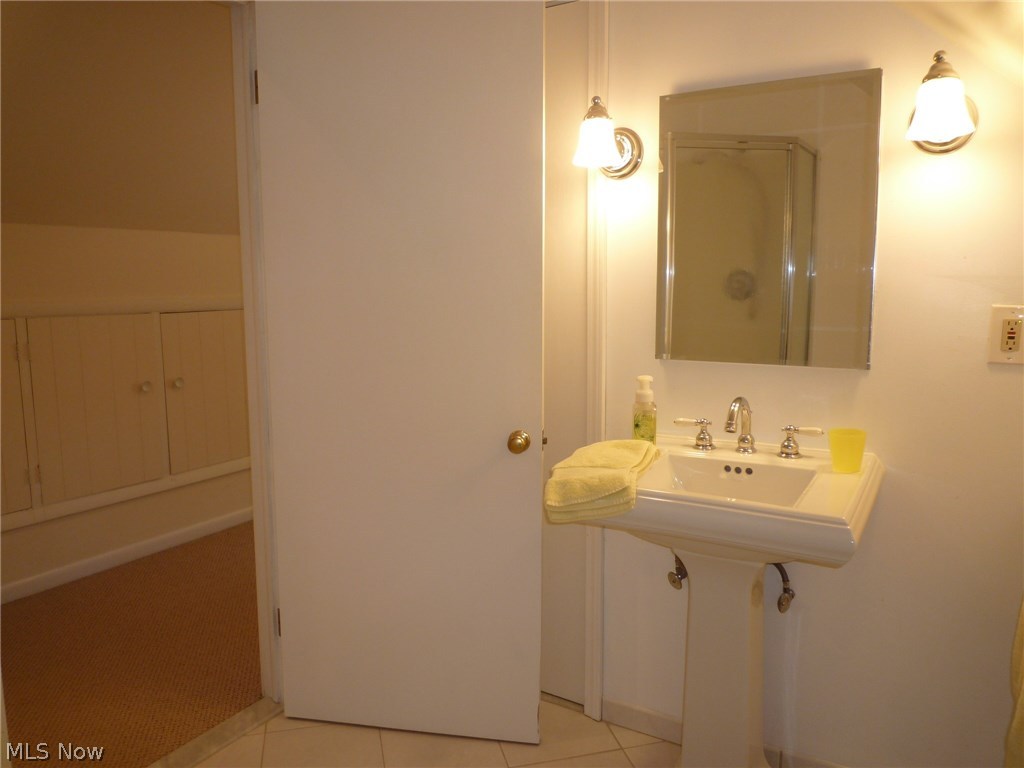 4916 Corliss Road Cleveland, OH 44124 - Photo 18 of 33 Gallery Image 18