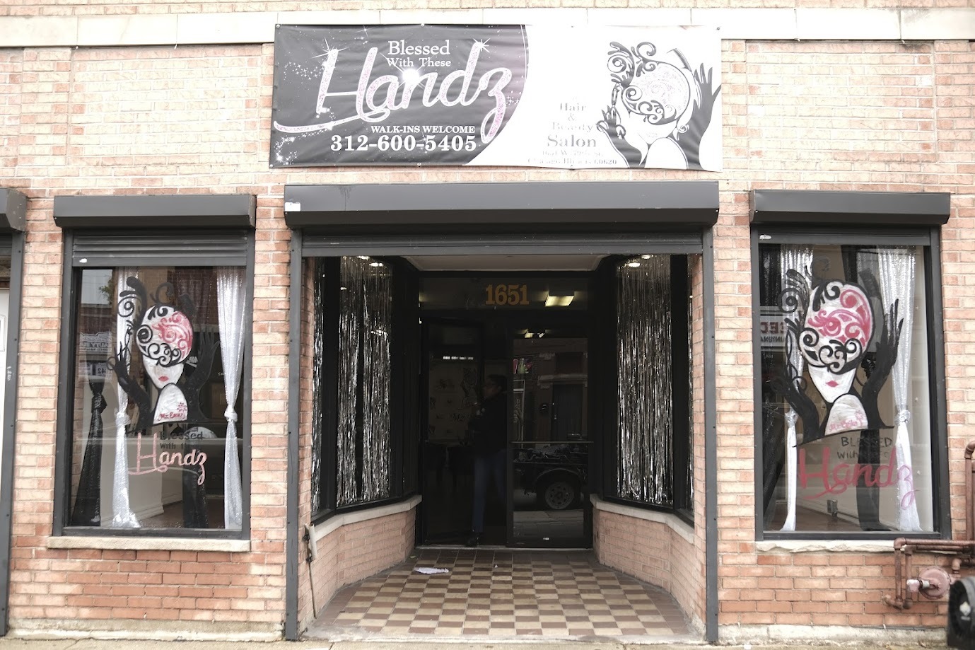 1651 West 79th Street Chicago, IL 60620 - Photo 2 of 29 a view of a stores