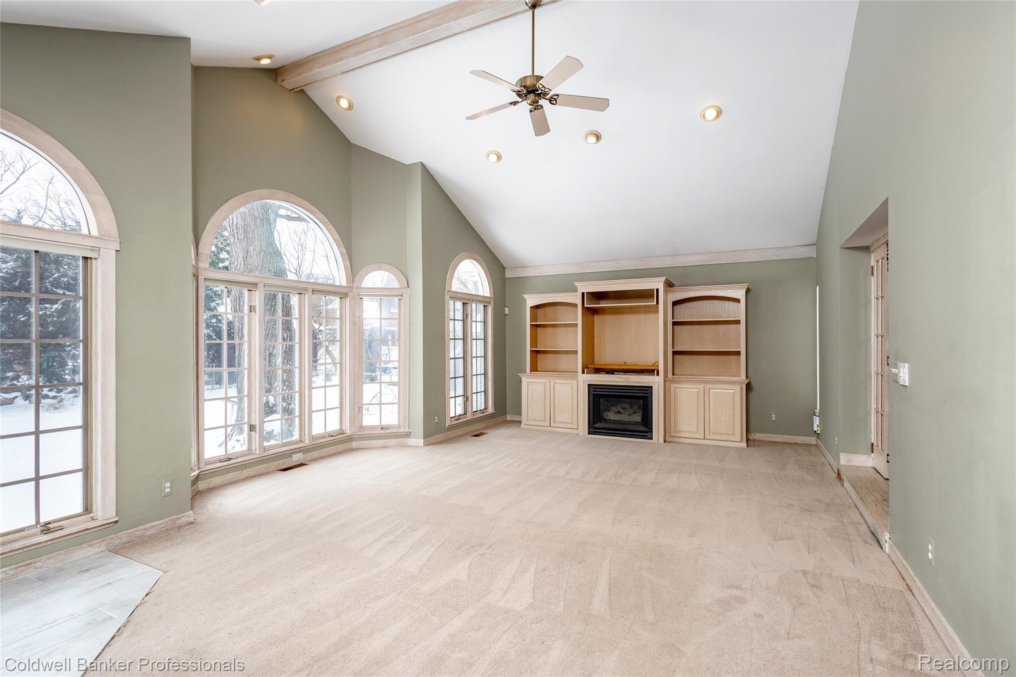 559 Pemberton Road Grosse Pointe, MI 48230 - Photo 12 of 44 559 Pemberton L018.jpg