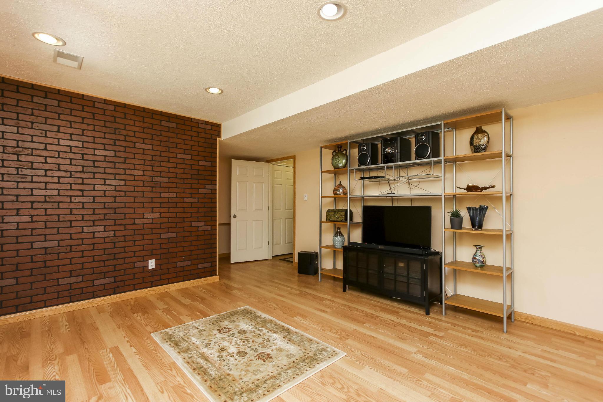 429 Silver Run Valley Road Westminster, MD 21158 - Photo 12 of 24 FAMILY WITH LAMINATE FLOORS