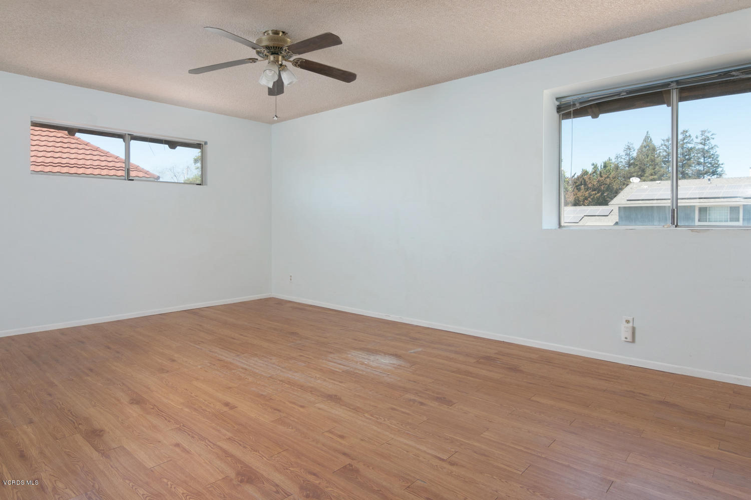 4268 Springfield Street Simi Valley, CA 93063 - Photo 12 of 26 4268 Springfield St-012-5-Master Bedroom