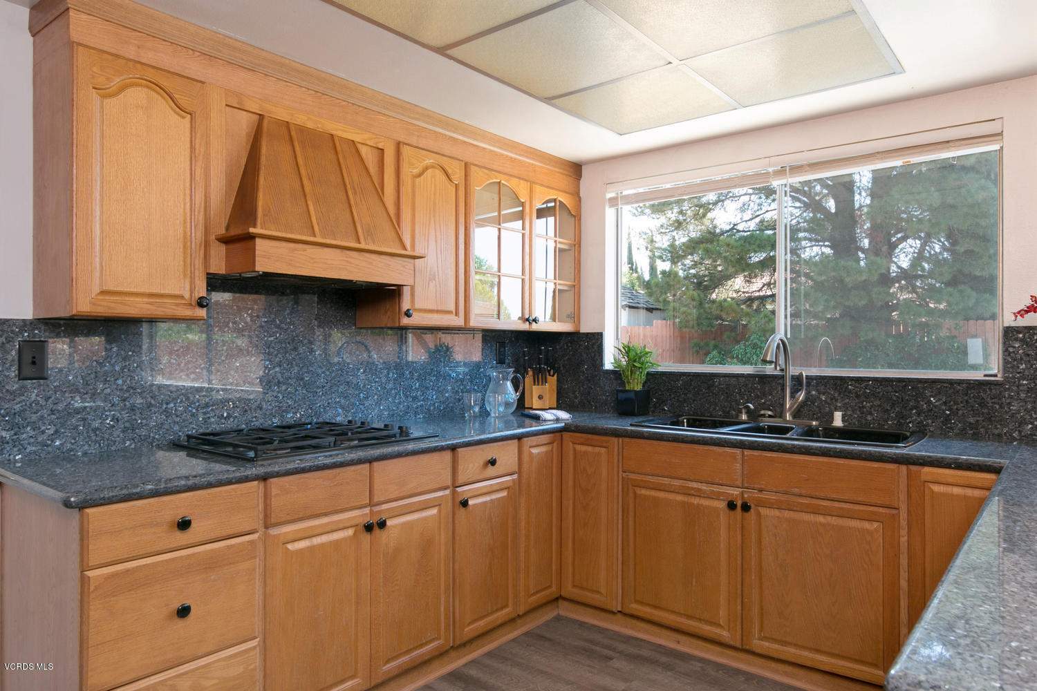 4268 Springfield Street Simi Valley, CA 93063 - Photo 7 of 26 4268 Springfield St-007-19-Kitchen-MLS_S
