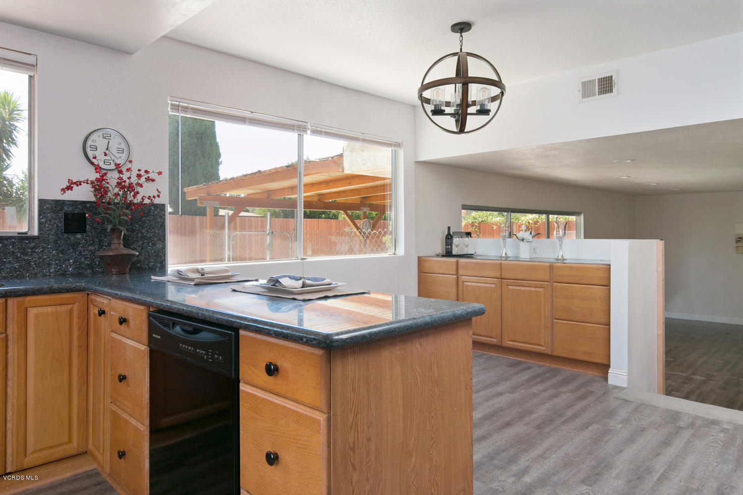 4268 Springfield Street Simi Valley, CA 93063 - Photo 8 of 26 4268 Springfield St-008-16-KitchenDining