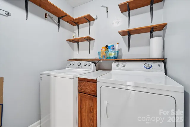 $415,000 | 501 Vista Grande Circle, Charlotte, NC 28226