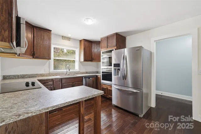 $415,000 | 501 Vista Grande Circle, Charlotte, NC 28226