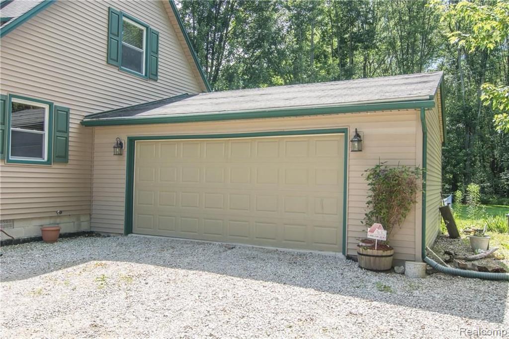 21820 Otter Road Belleville, MI 48111 - Photo 29 of 34