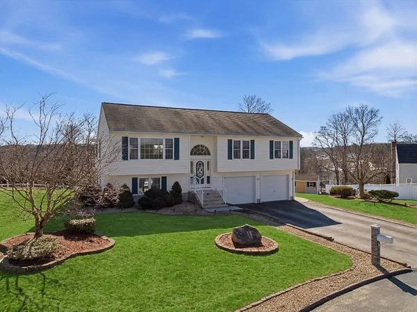 $749,900 | 16 Princeton Road, Hudson, MA 01749