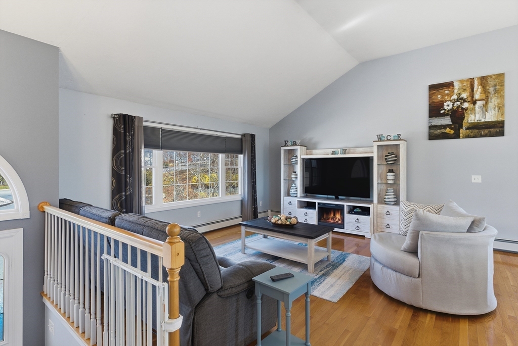 16 Princeton Road Hudson, MA 01749 - Photo 5 of 40