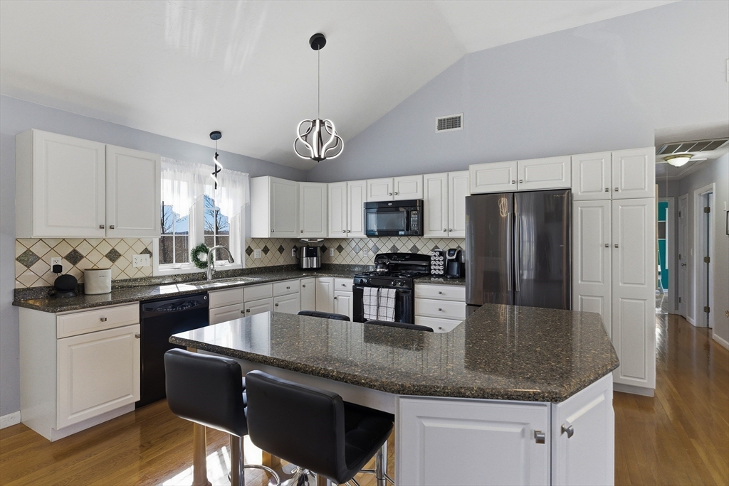 16 Princeton Road Hudson, MA 01749 - Photo 8 of 40