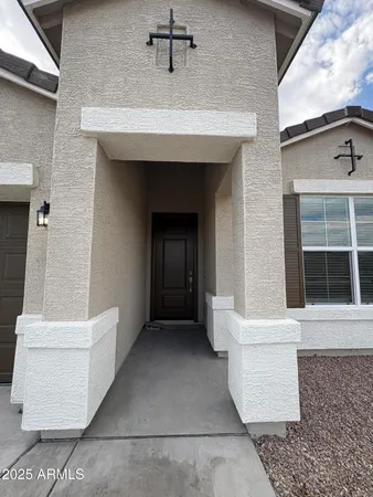 a view of an entryway of the house