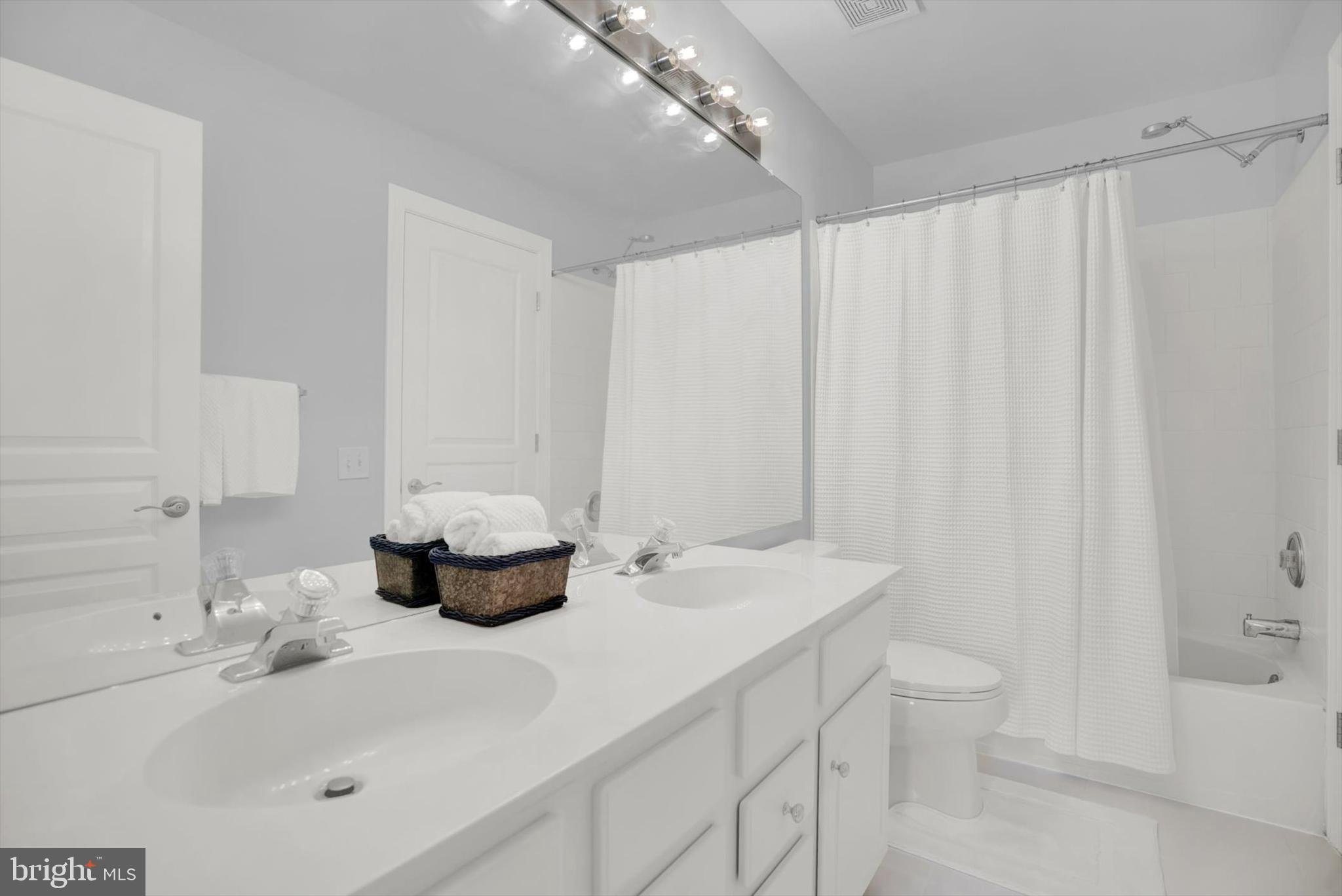 12 Millers Road Newtown, PA 18940 - Photo 30 of 57 Jack and Jill Bath