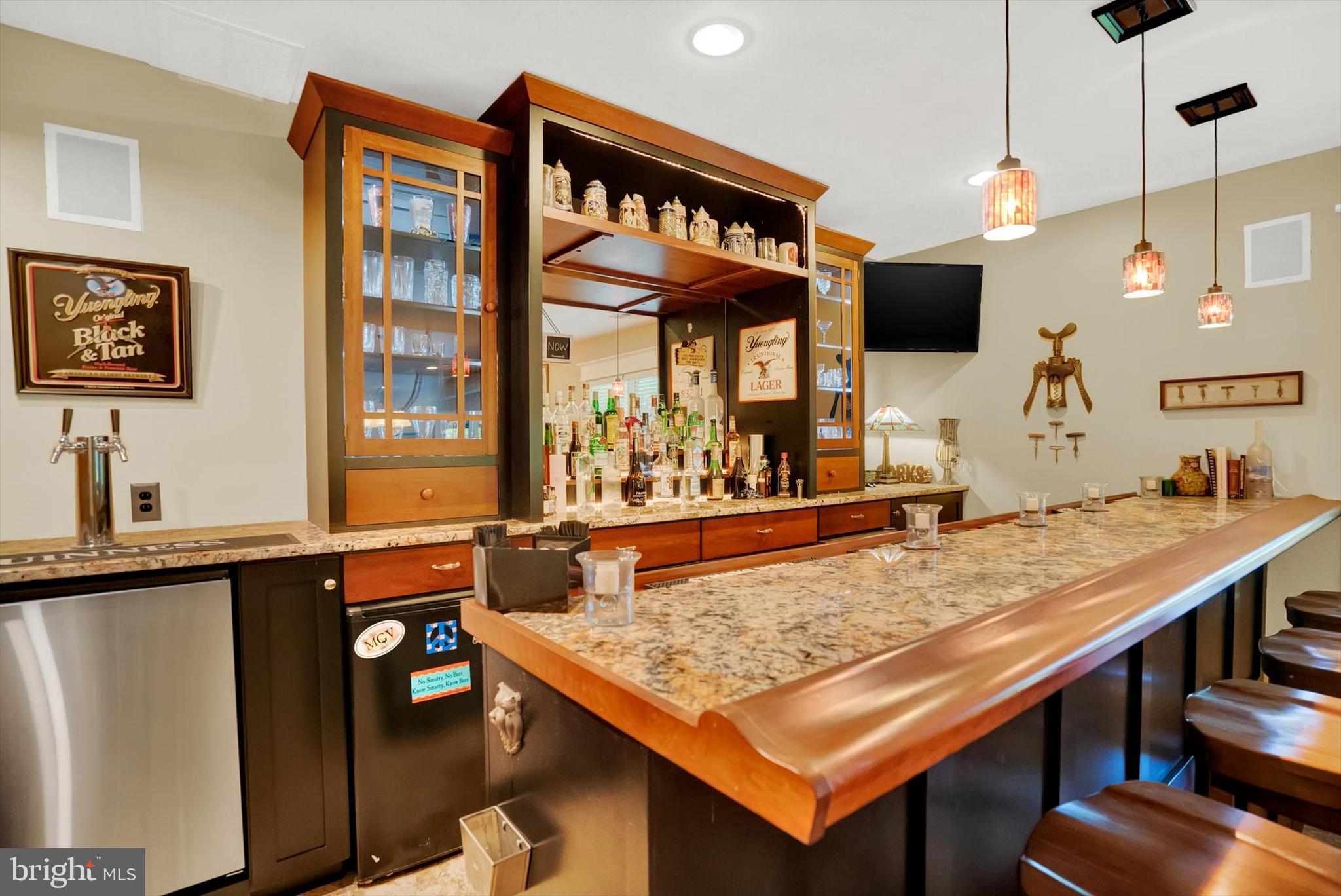 12 Millers Road Newtown, PA 18940 - Photo 33 of 57 Custom Bar