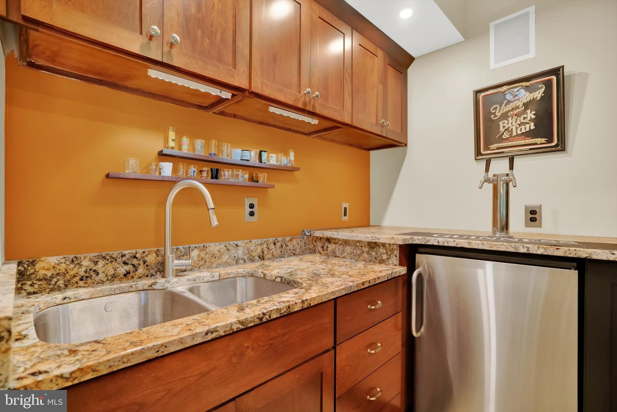 12 Millers Road Newtown, PA 18940 - Photo 34 of 57 Sink in Bar