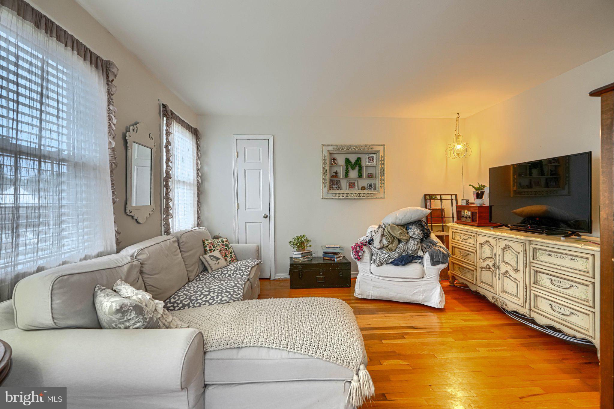 1835 Loch Shiel Road Towson, MD 21286 - Photo 11 of 75 Cozy living space with warm light.