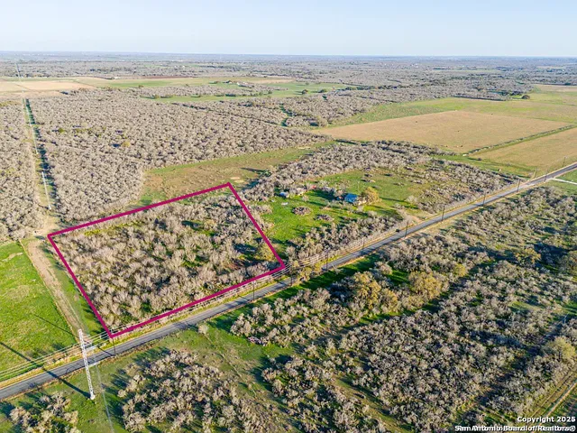$155,000 | 2693 County Road 467, Devine, TX 78016