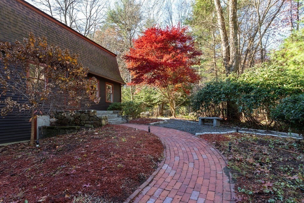 10 Grafton Road Upton, MA 01568 - Photo 3 of 42