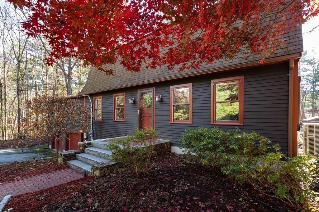 10 Grafton Road Upton, MA 01568 - Photo 4 of 42