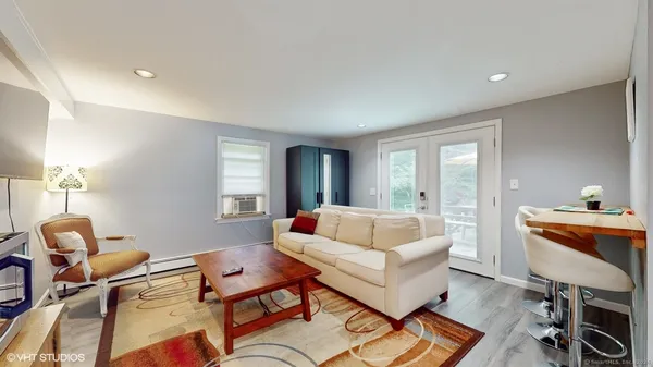 $819,000 | 305 Westport Turnpike, Fairfield, CT 06824