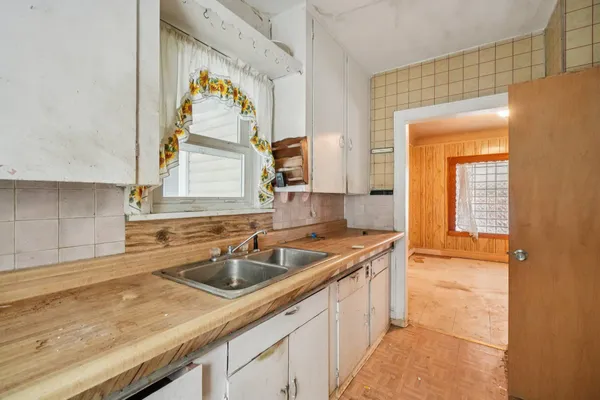 $132,000 | 869 Lincoln Avenue, Lincoln Park, MI 48146