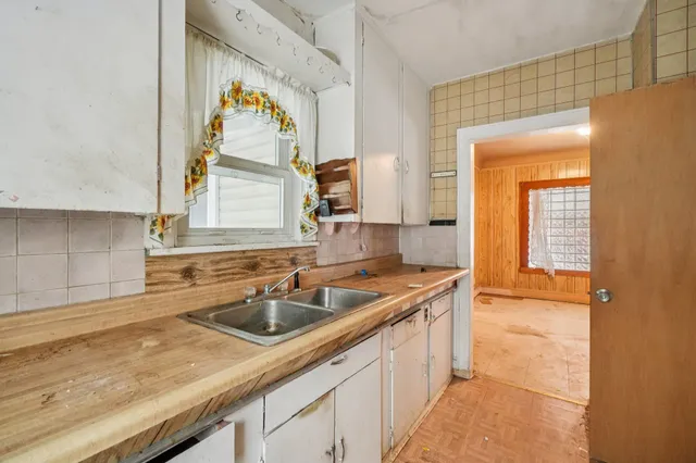 $144,900 | 869 Lincoln Avenue, Lincoln Park, MI 48146