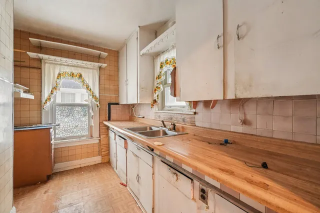 $144,900 | 869 Lincoln Avenue, Lincoln Park, MI 48146