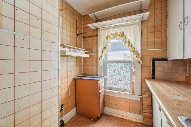 $144,900 | 869 Lincoln Avenue, Lincoln Park, MI 48146