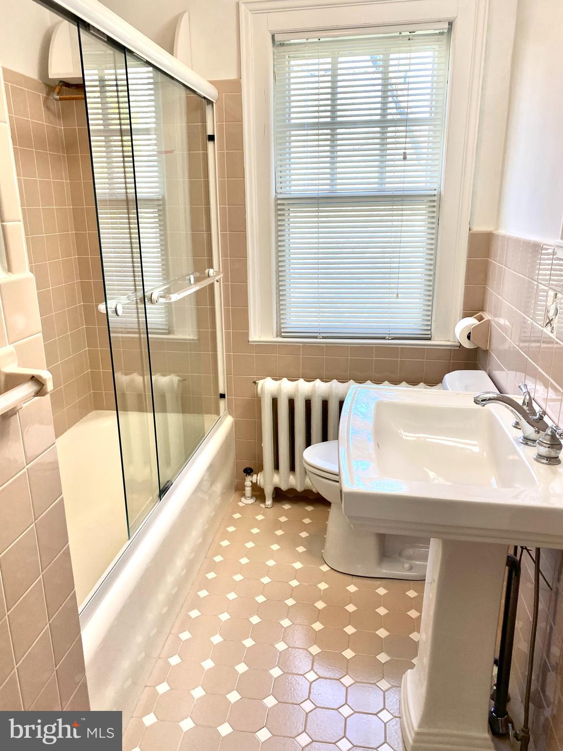 14 Snowden Road Bala Cynwyd, PA 19004 - Photo 35 of 59 Hall bath, 2nd floor