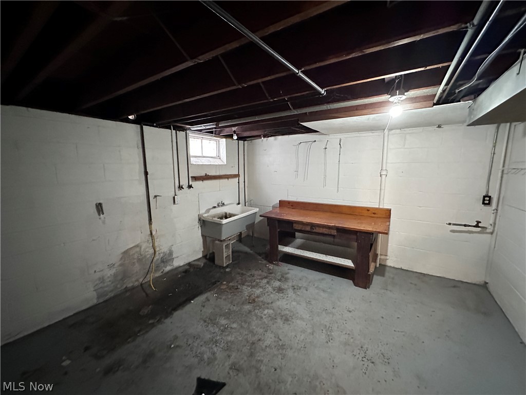 6210 Heisley Avenue Cleveland, OH 44105 - Photo 12 of 25