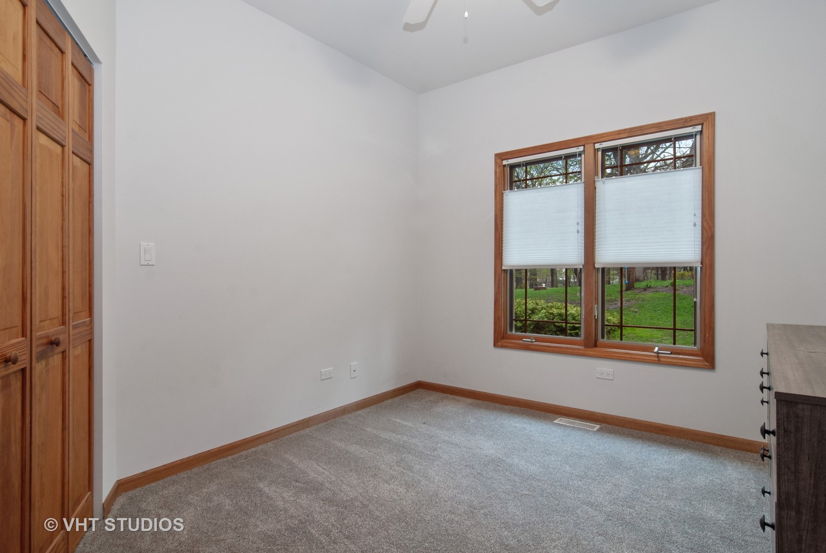 43W887 Old Midlothian Road Elburn, IL 60119 - Photo 22 of 35 an empty room with a window