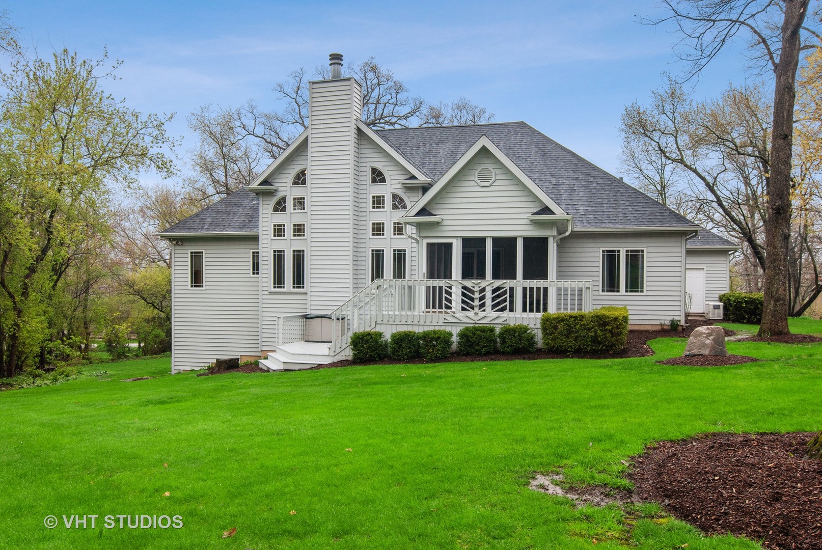 43W887 Old Midlothian Road Elburn, IL 60119 - Photo 32 of 35 a front view of a house with a yard