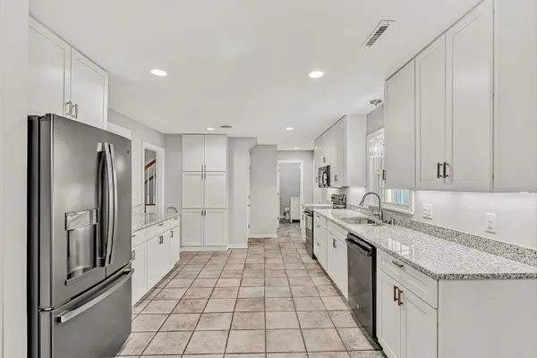 $899,950 | 4118 Belle Aire Circle Southwest, Roanoke, VA 24018