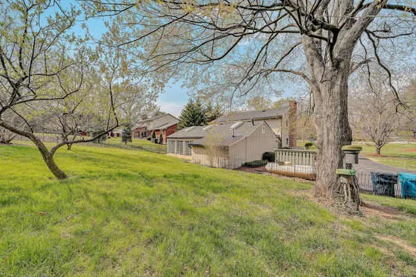 $899,950 | 4118 Belle Aire Circle Southwest, Roanoke, VA 24018