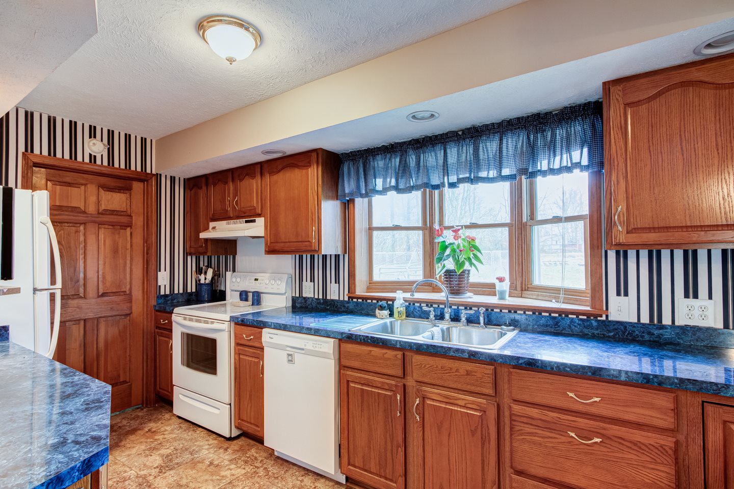2555 East Degonia Road Boonville, IN 47601 - Photo 13 of 36 Gallery Image 13