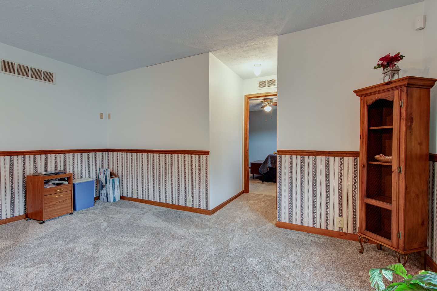 2555 East Degonia Road Boonville, IN 47601 - Photo 6 of 36 Gallery Image 6
