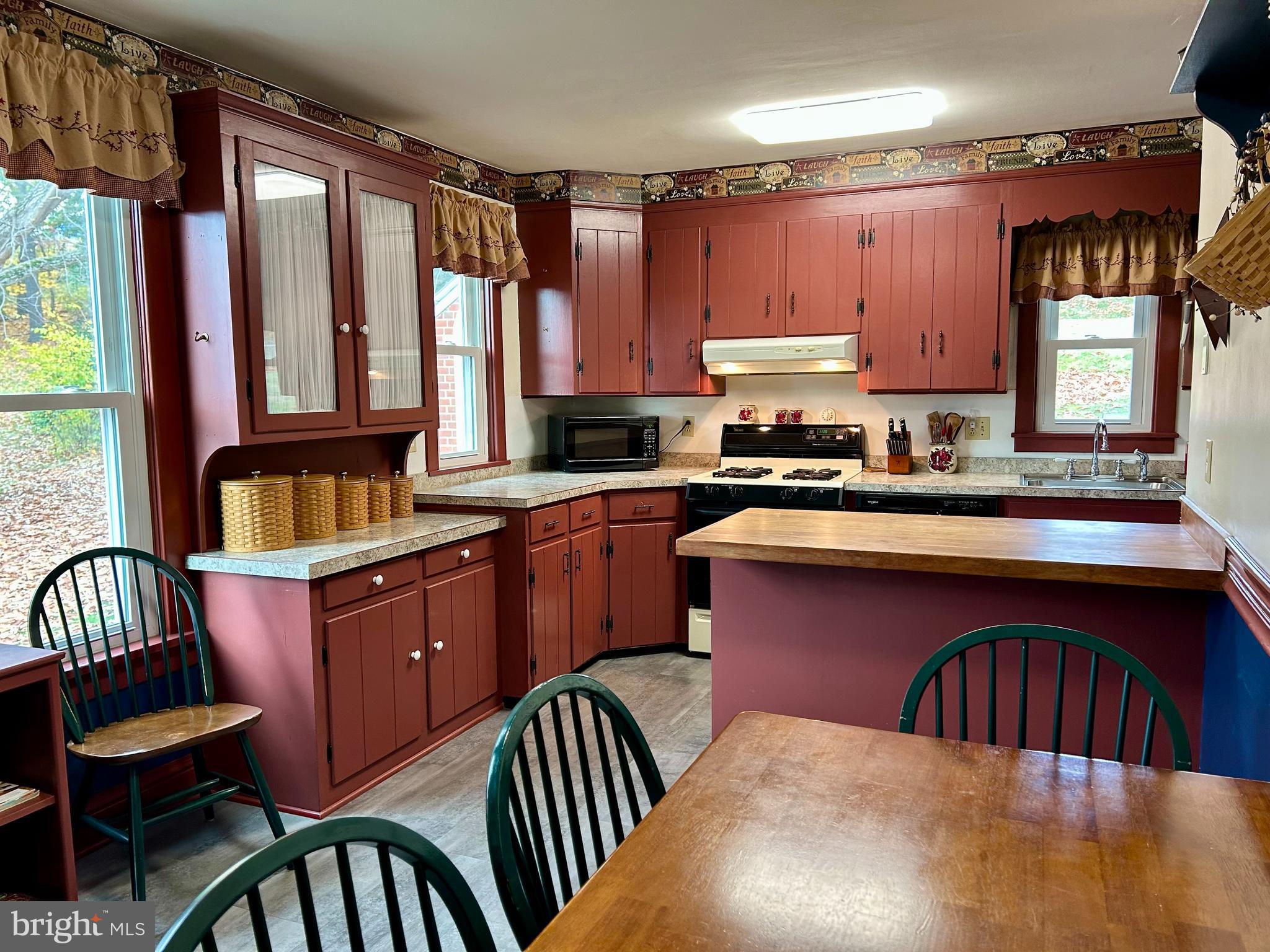 83 York Avenue Spring Grove, PA 17362 - Photo 9 of 24 Gallery Image 9