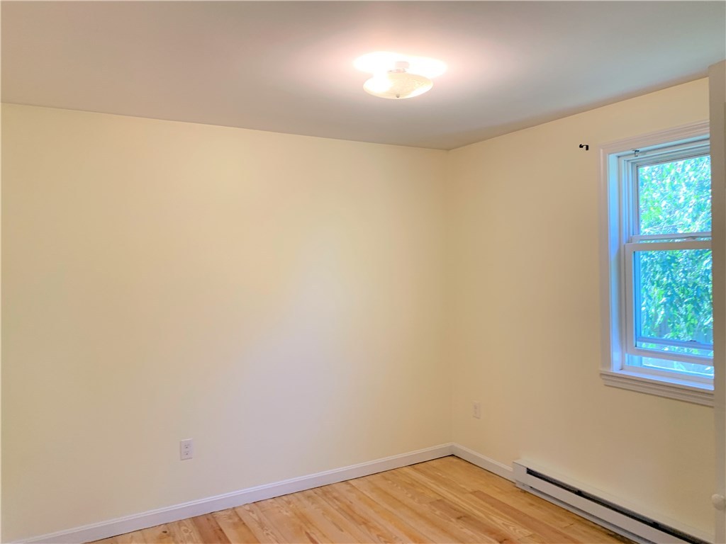 86 Hemlock Road South Kingstown, RI 02879 - Photo 10 of 31 Gallery Image 10