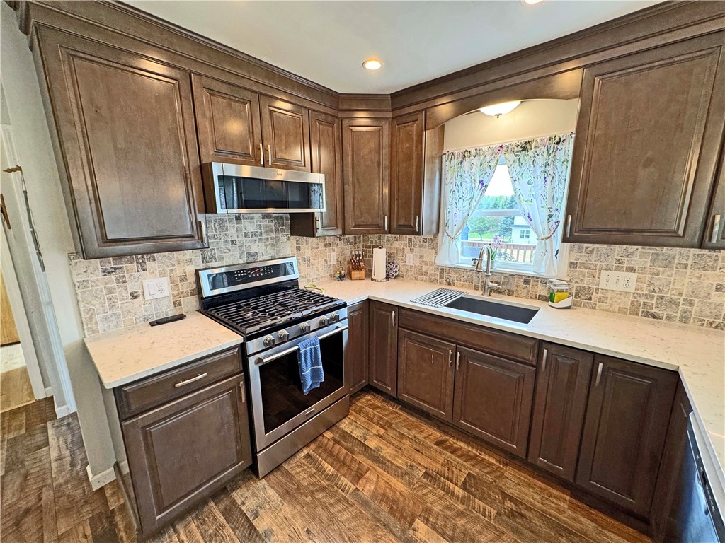 391 Farrell Road Extension Henrietta, NY 14586 - Photo 9 of 30