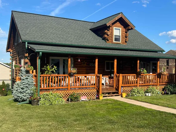 $450,000 | 615 Lakeview Avenue, Merrimac, WI 53561