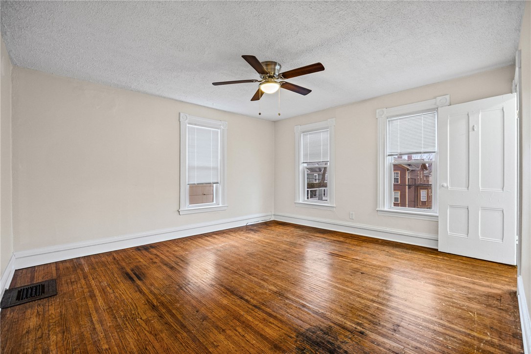 75 Hamilton Street Rochester, NY 14620 - Photo 4 of 12