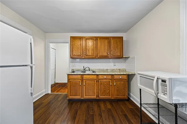 $1,300 | 75 Hamilton Street, Rochester, NY 14620