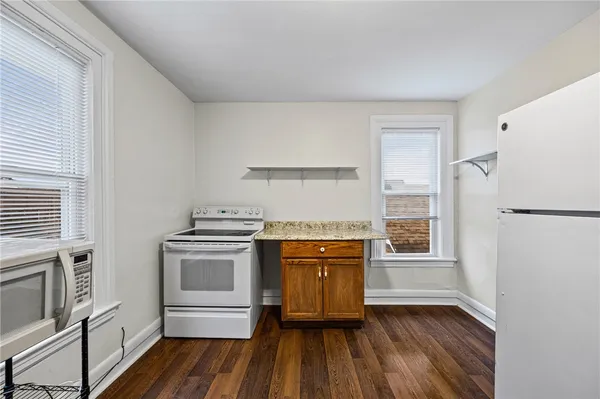 $1,300 | 75 Hamilton Street, Rochester, NY 14620