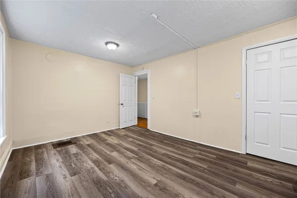 $1,300 | 75 Hamilton Street, Rochester, NY 14620