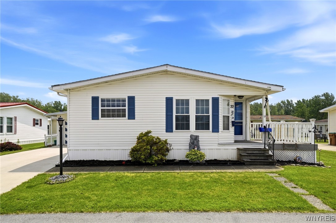 22 Cypress Road Cheektowaga, NY 14227 - Photo 3 of 28