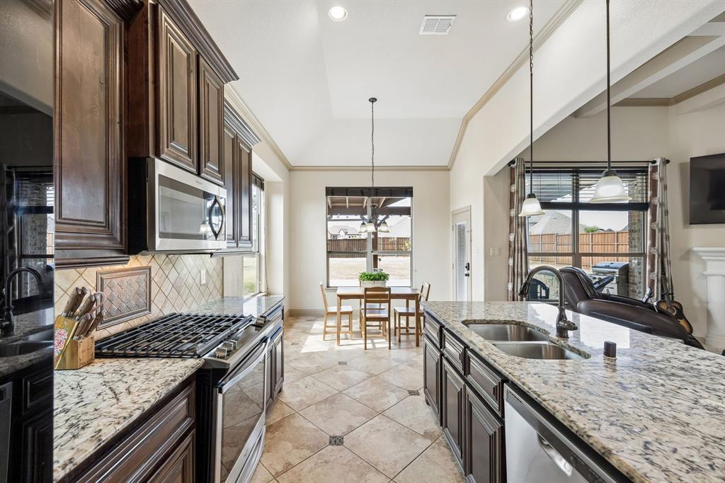 1341 Canary Lane Forney, TX 75126 - Photo 9 of 34