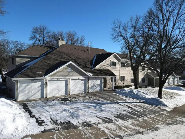 $250,000 | 14432 Fairway Drive, Unit 172, Eden Prairie, MN 55344