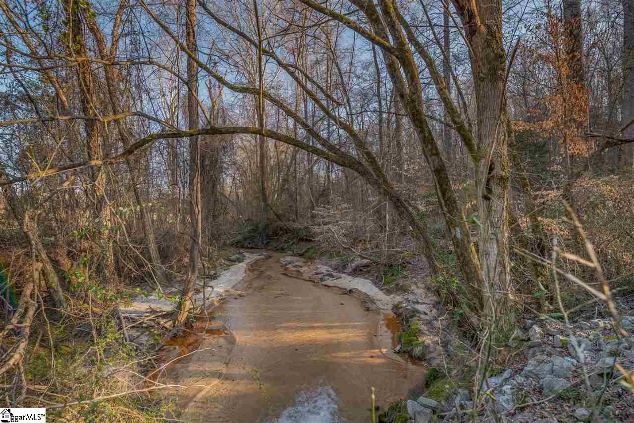 369 West Road Roebuck, SC 29376 - Photo 3 of 32
