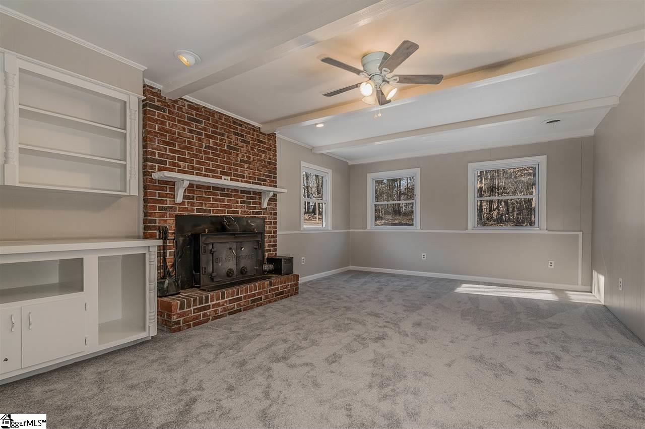 369 West Road Roebuck, SC 29376 - Photo 6 of 32