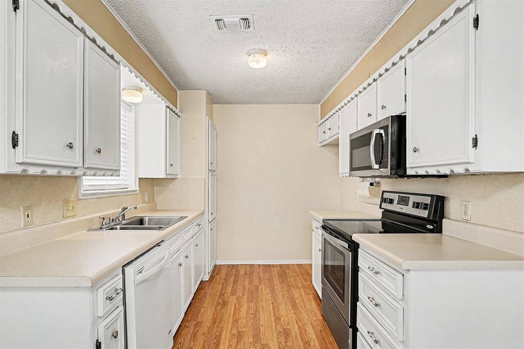 416 Normandy Lane Saginaw, TX 76179 - Photo 11 of 34