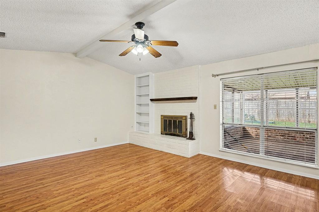 416 Normandy Lane Saginaw, TX 76179 - Photo 7 of 34