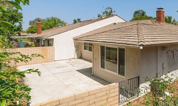 8 Hawthorn Irvine, CA 92612 - Photo 23 of 27